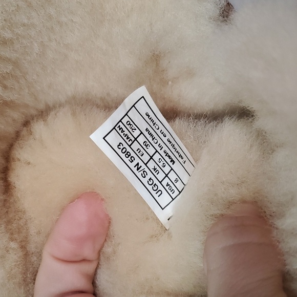 Ugg Australia Women 5803 Ankle Chestnut Sheepskin II Button Boots shoes sz 8 - Picture 14 of 16